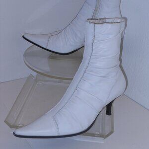 PARADE WHITE GENUINE LEATHER ANKLE BOOTS SIZE 9.5 MEDIUM
